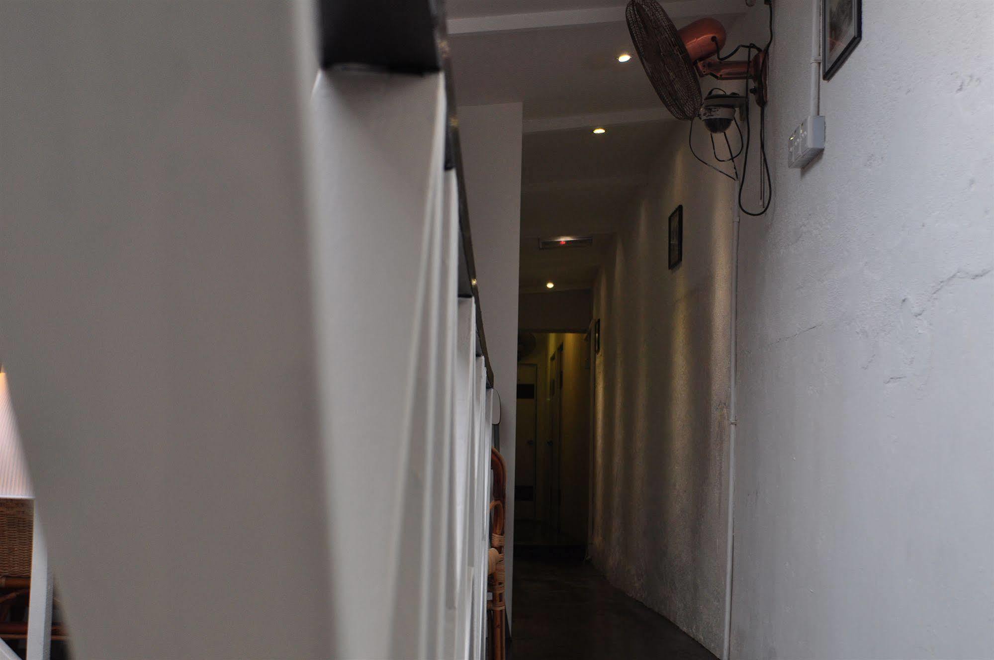 Monkey Motel Cafe Malacca Екстериор снимка