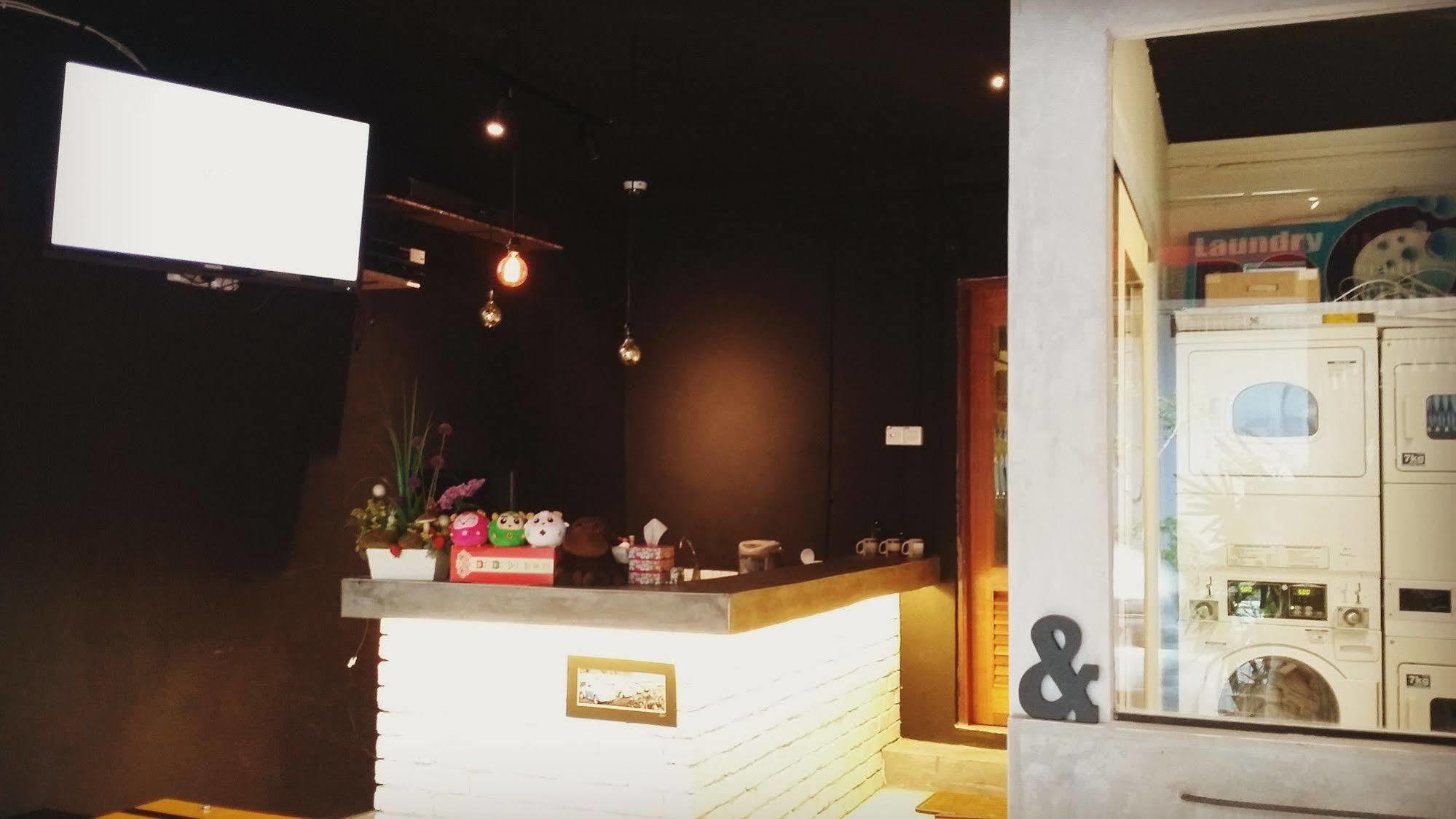 Monkey Motel Cafe Malacca Екстериор снимка