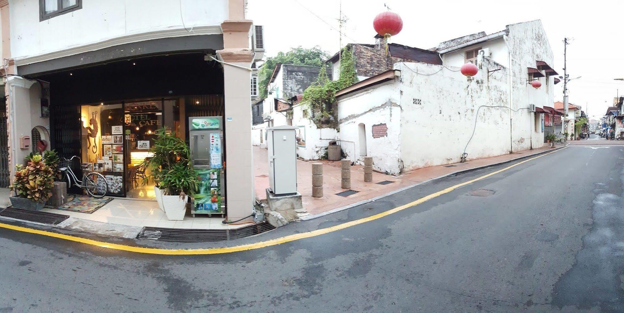 Monkey Motel Cafe Malacca Екстериор снимка